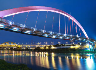 Studio Libeskind Unveils a Twisting, Tree-Covered Skyscraper for Toulouse